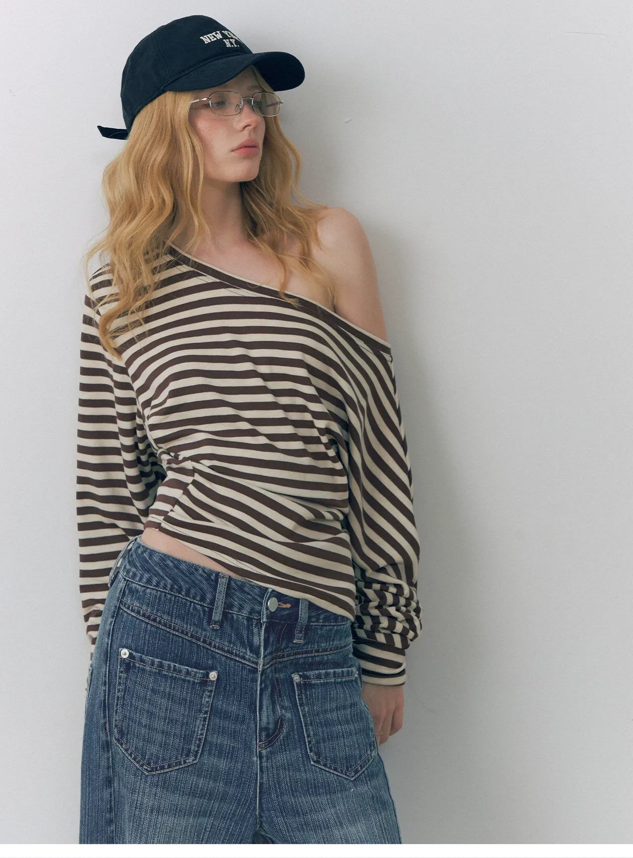 Deconstructive Wide-Leg Jeans