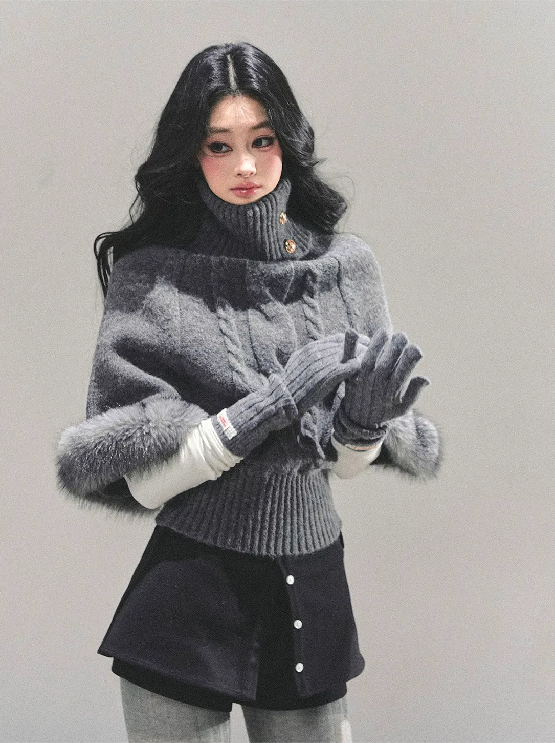 モヘアケーブル編みタートルネックセーター