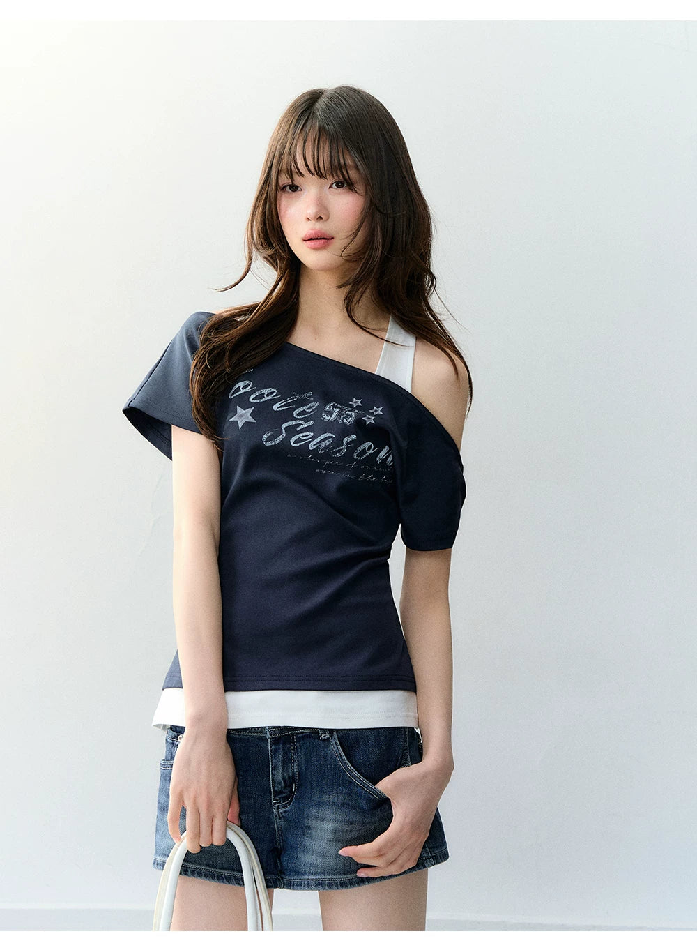 Vintage American Style Printed Off-Shoulder Cropped T-shirt