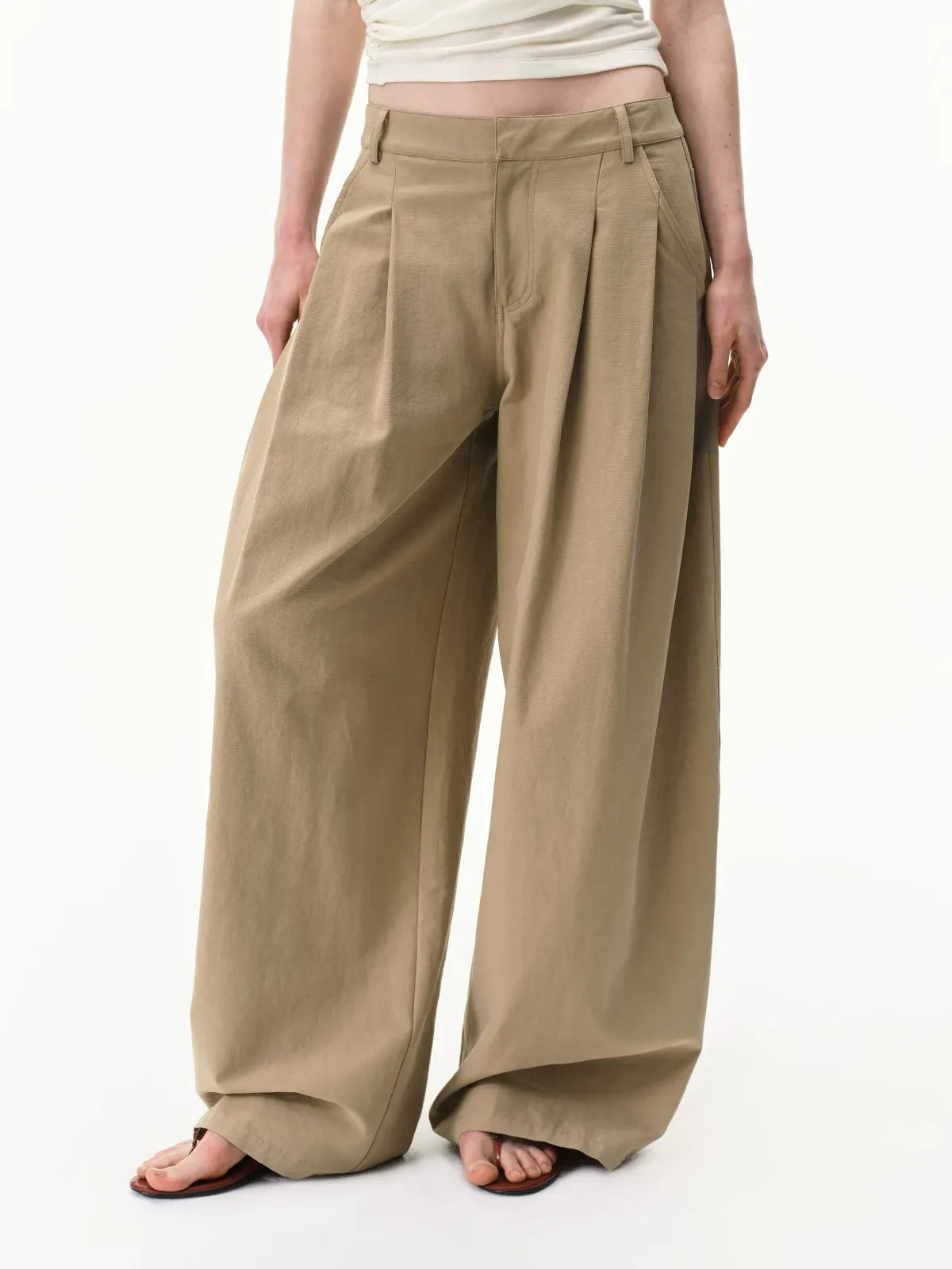 Curved Linen-Blend Pants