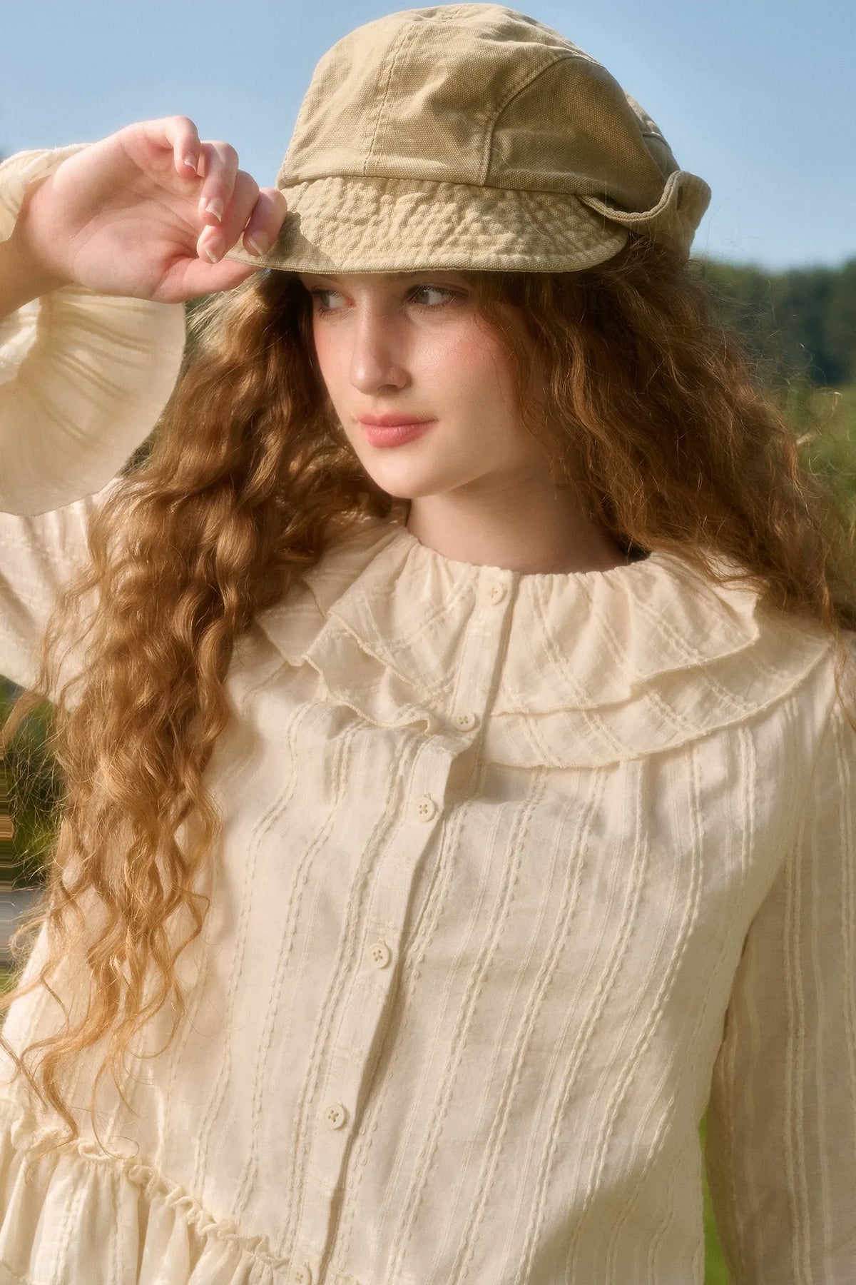 Ensemble chemise à volants et jupe en coton