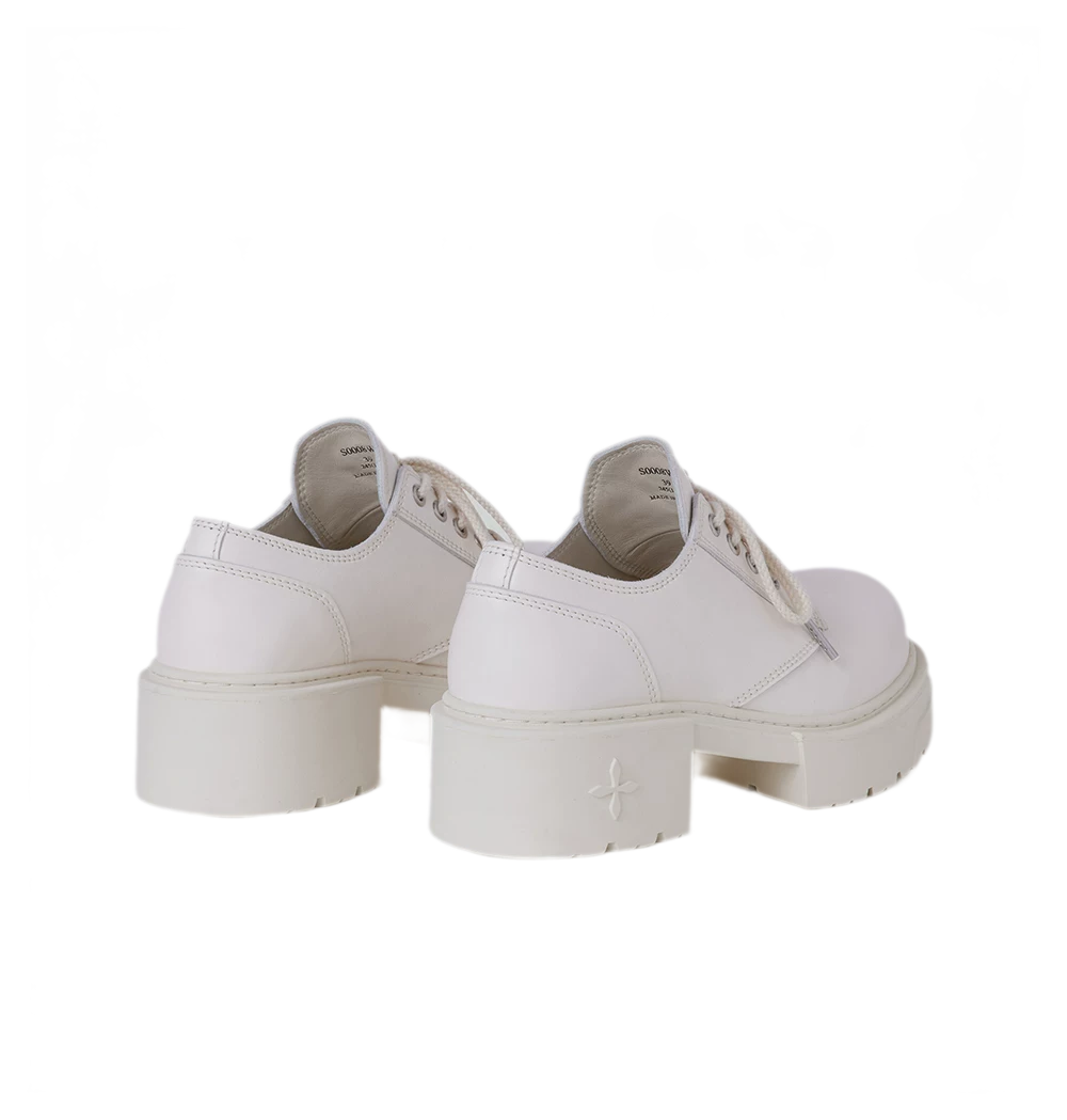 Statue Derby Shoes