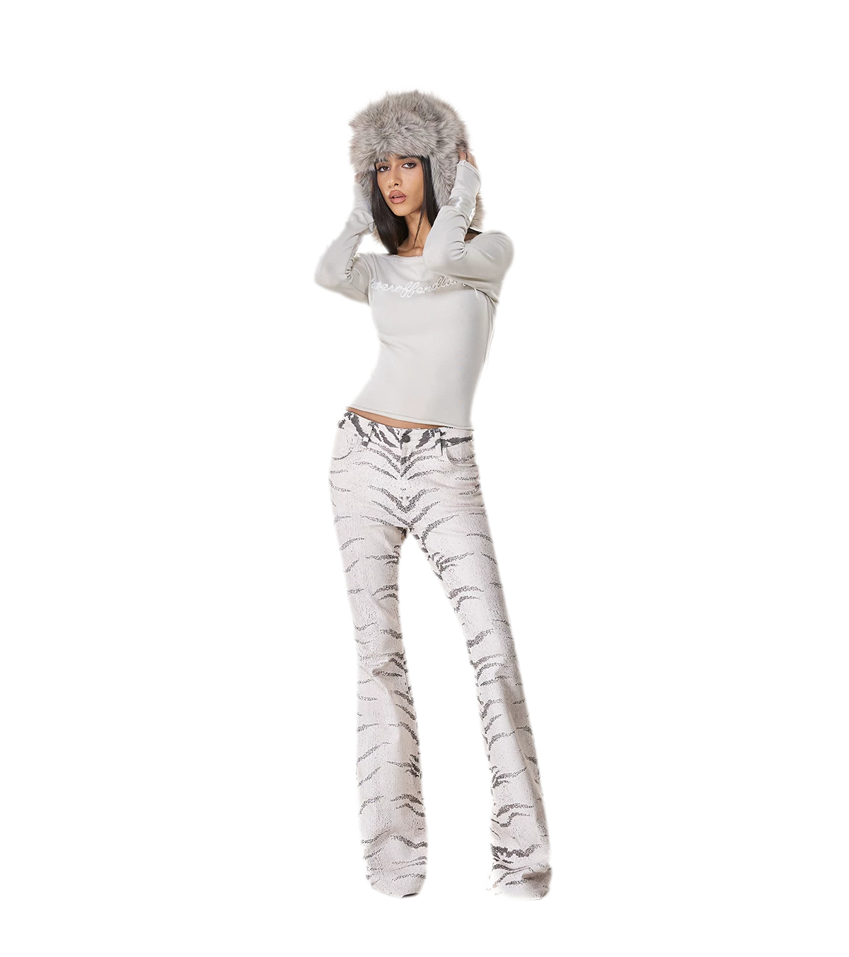 Áo cổ lệch vai thêu