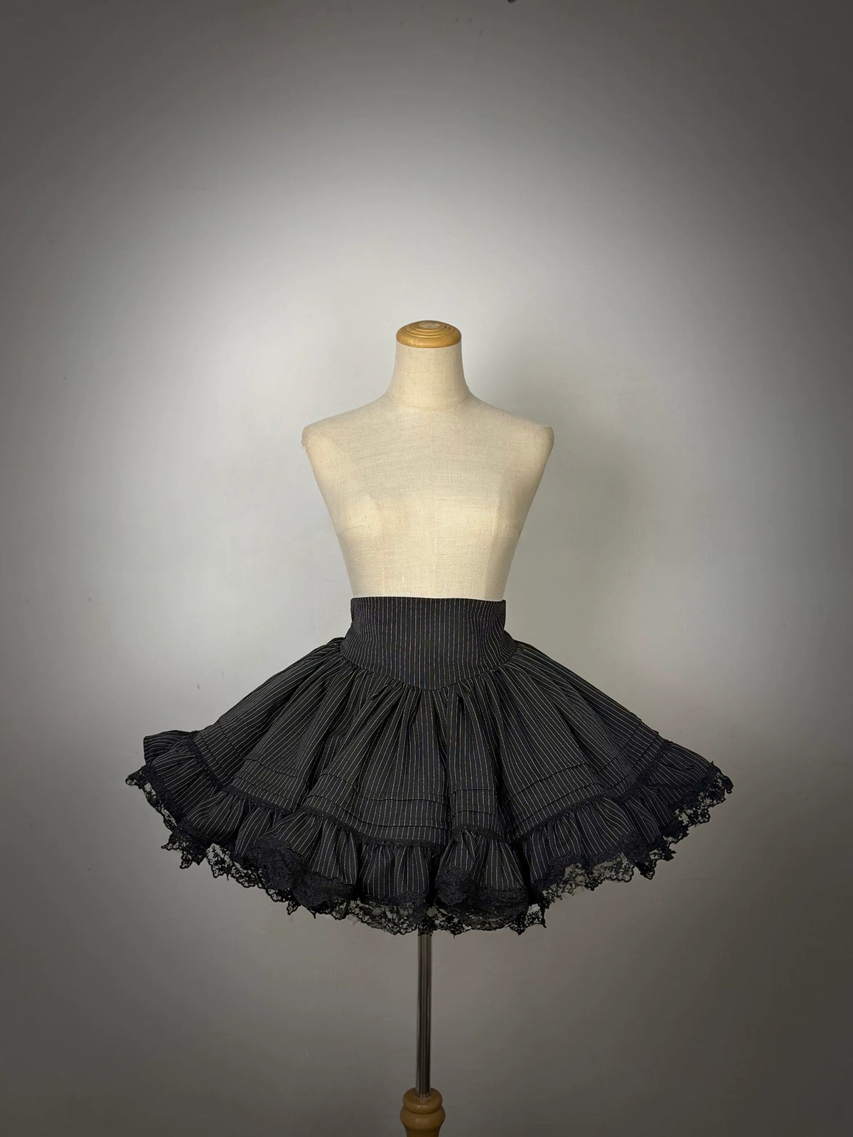 Bộ áo blouse và chân váy Lolita kẻ sọc