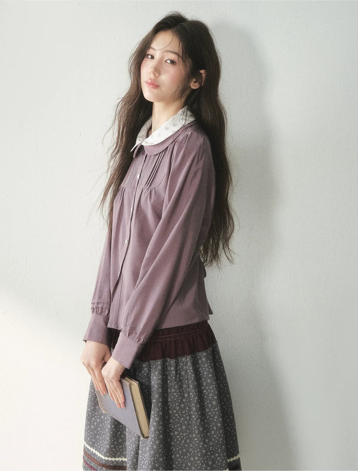 Blusa de lyocell con cuello de encaje