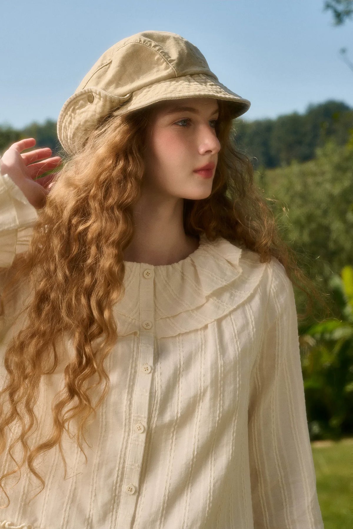 Ensemble chemise à volants et jupe en coton