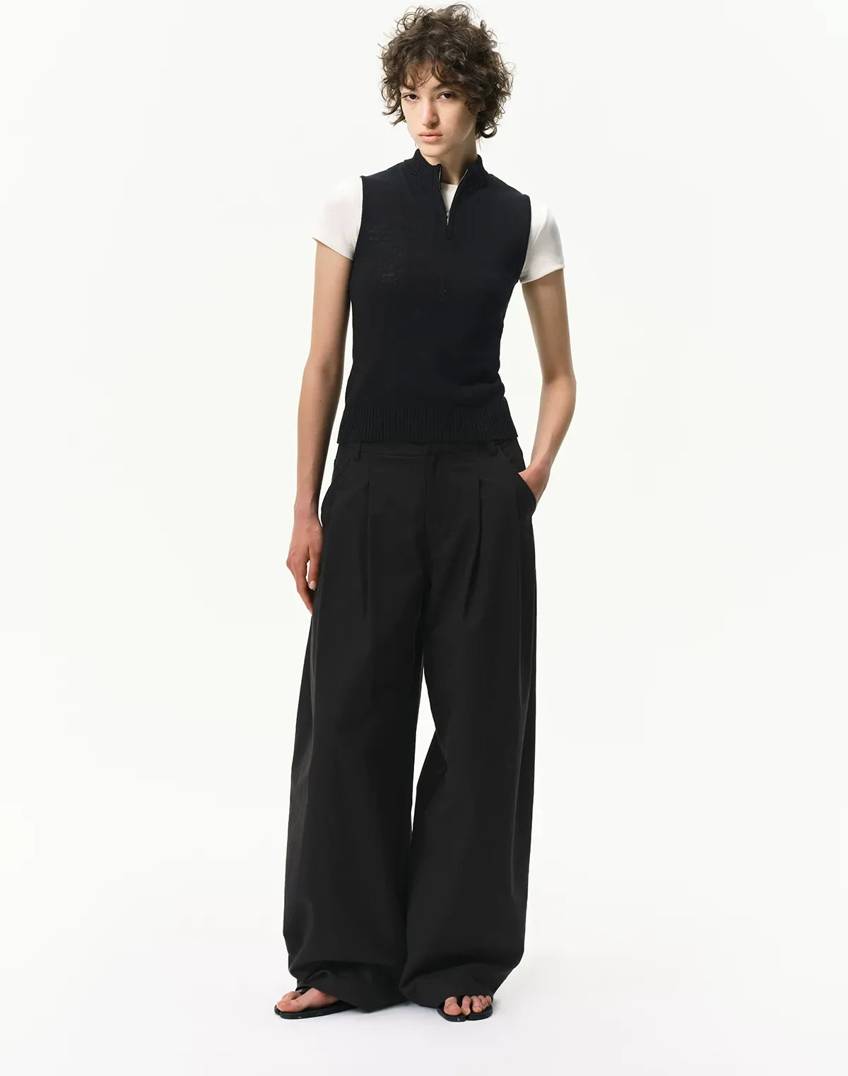 Curved Linen-Blend Pants