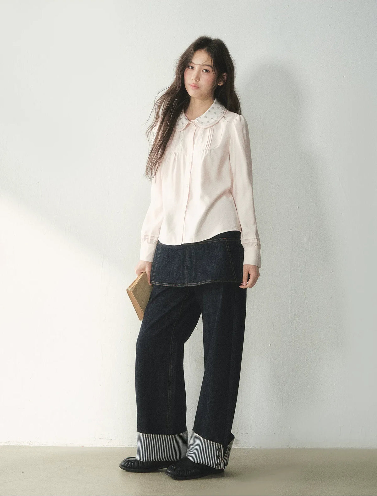 Blusa de lyocell con cuello de encaje