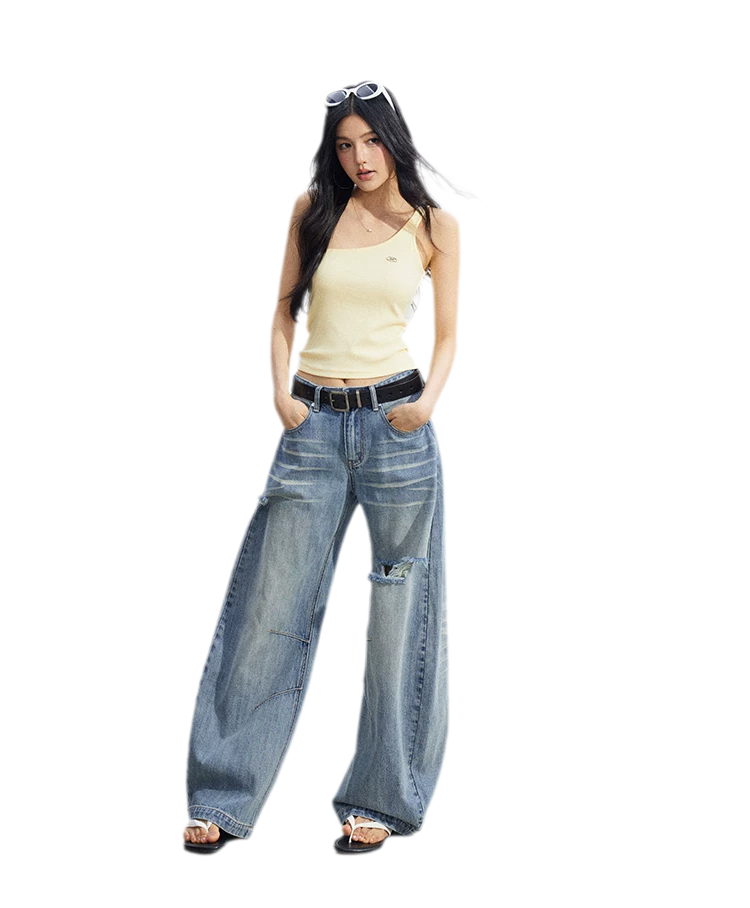 Distressed Curved Jeans