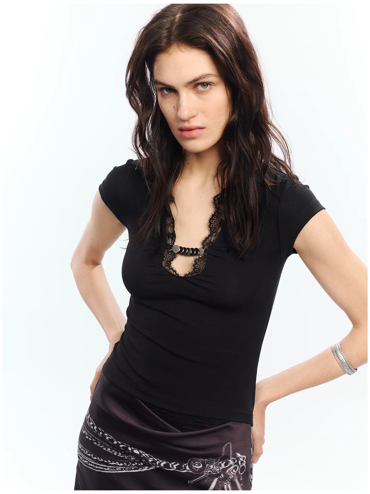 Lace Trim V-Neck Slim Fit T-Shirt
