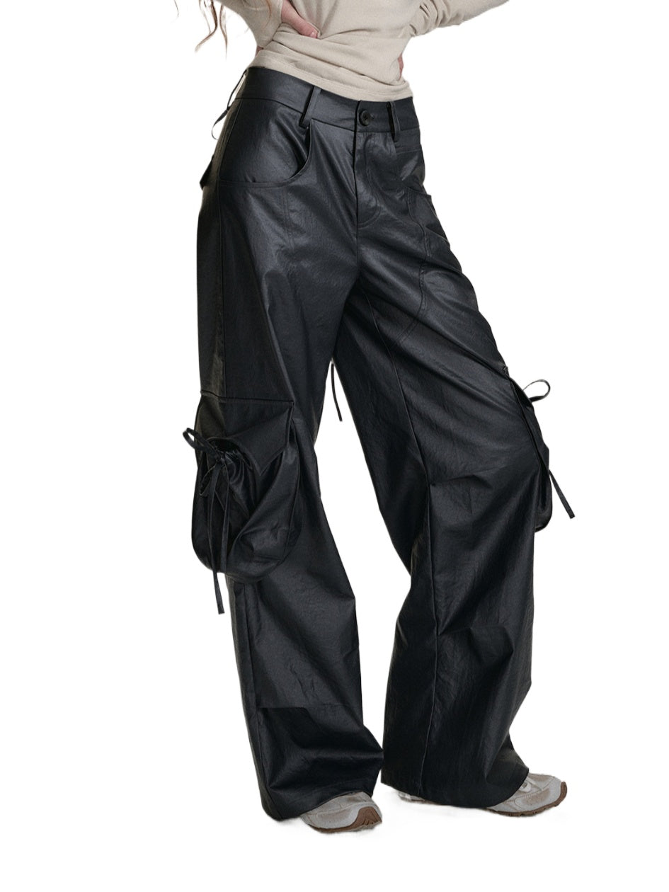 Black Pockets Wide-Leg Cargo Pants - CHINASQUAD