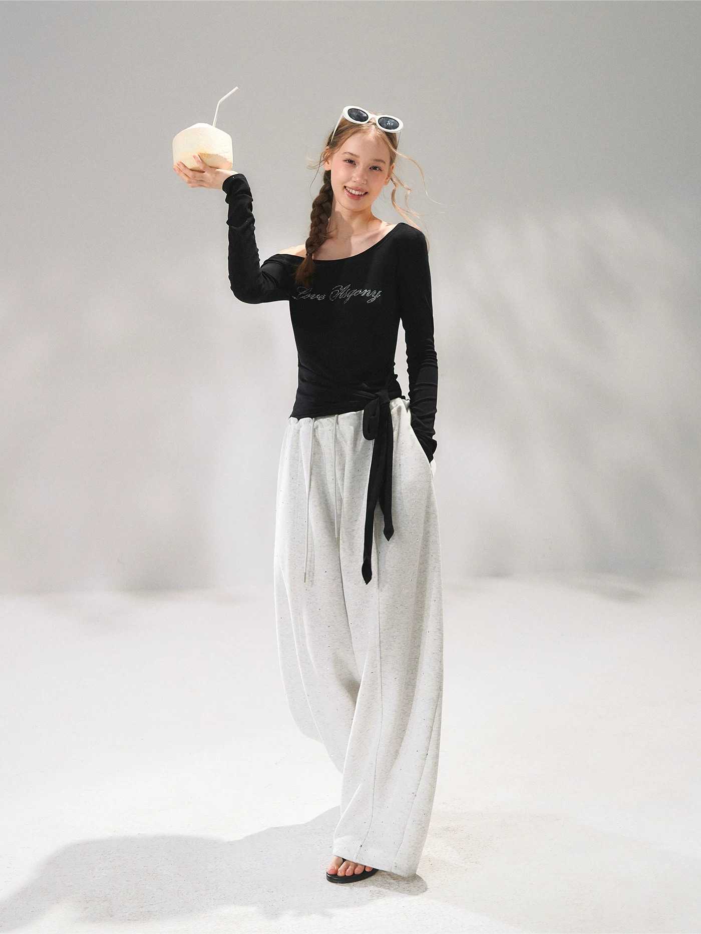 Starry Crystal Embellished Drawstring Curved-Leg Sweatpants