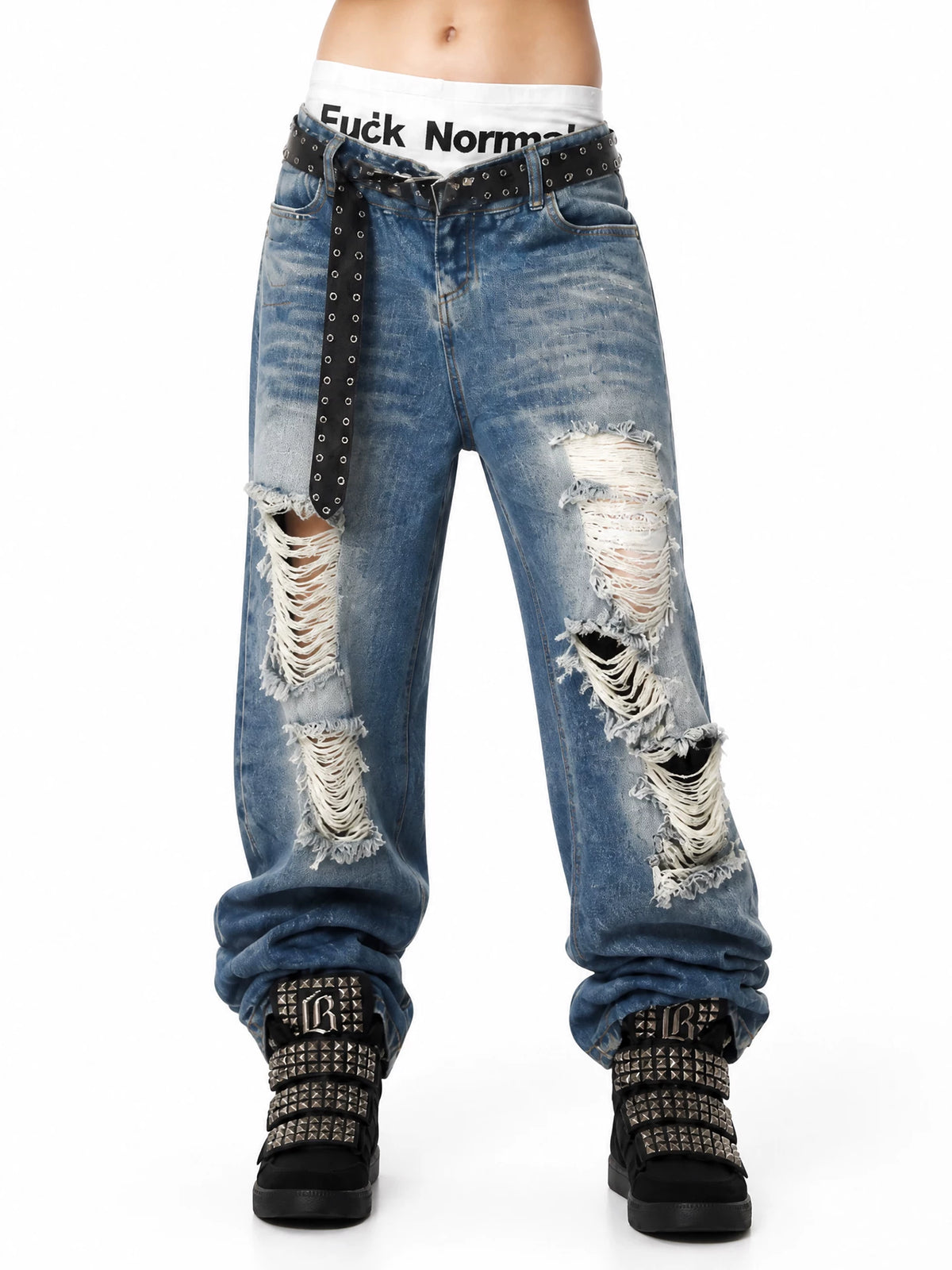 Sneakers alte con plateau e borchie