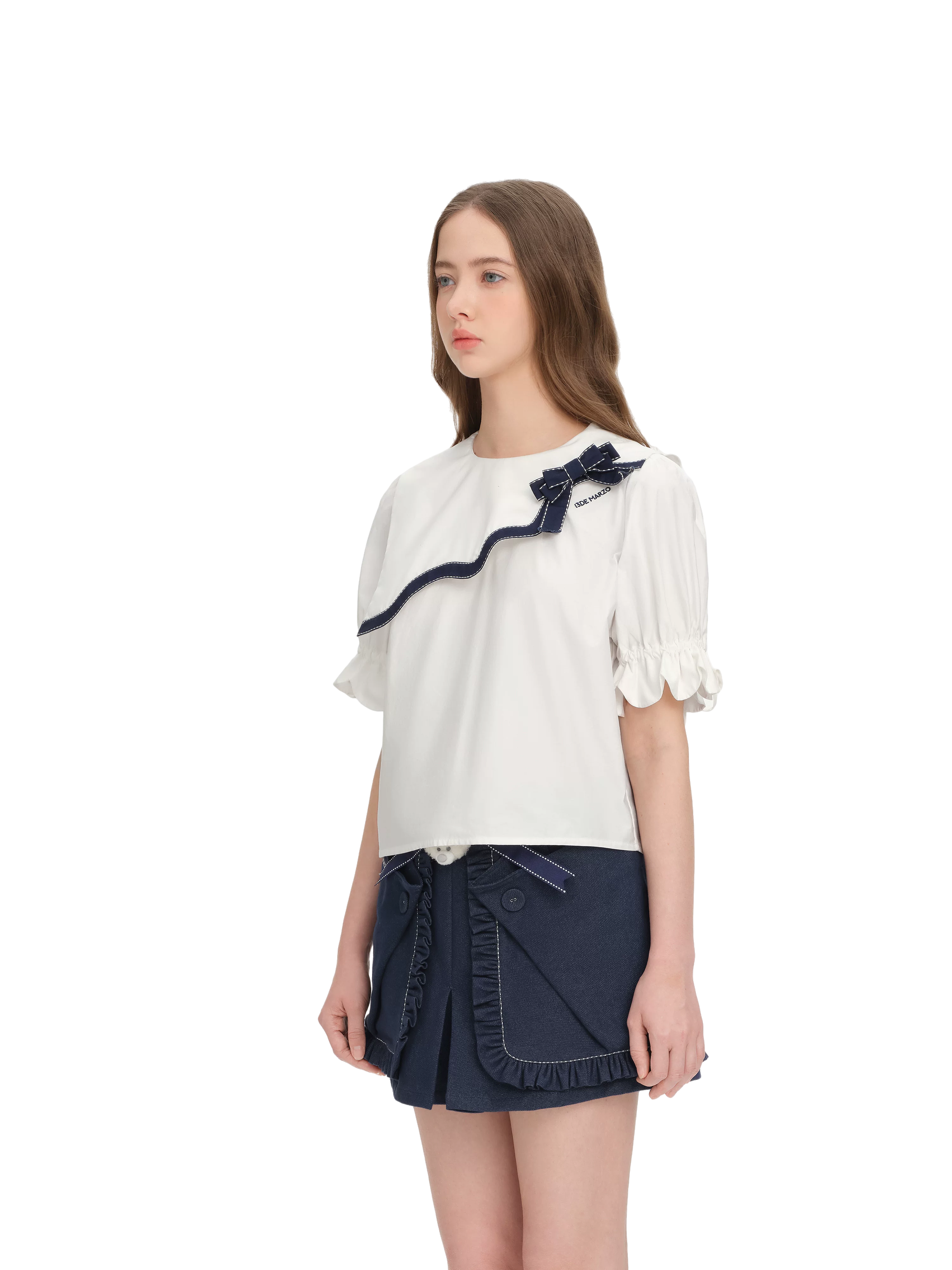 Short-sleeve shirt with 3D bow