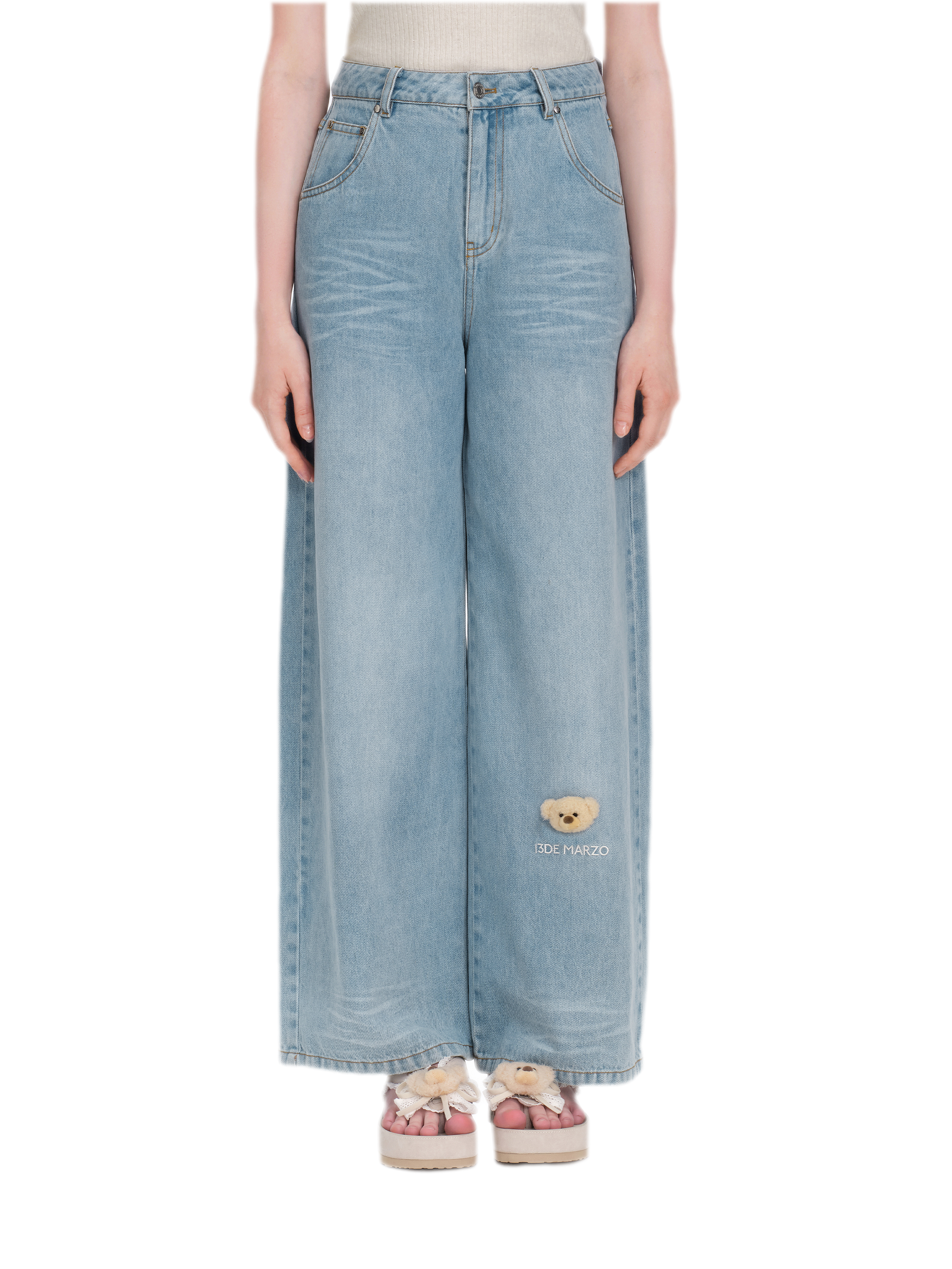 13DE MARZO Bear Appliqué Wide Jeans – Jeans