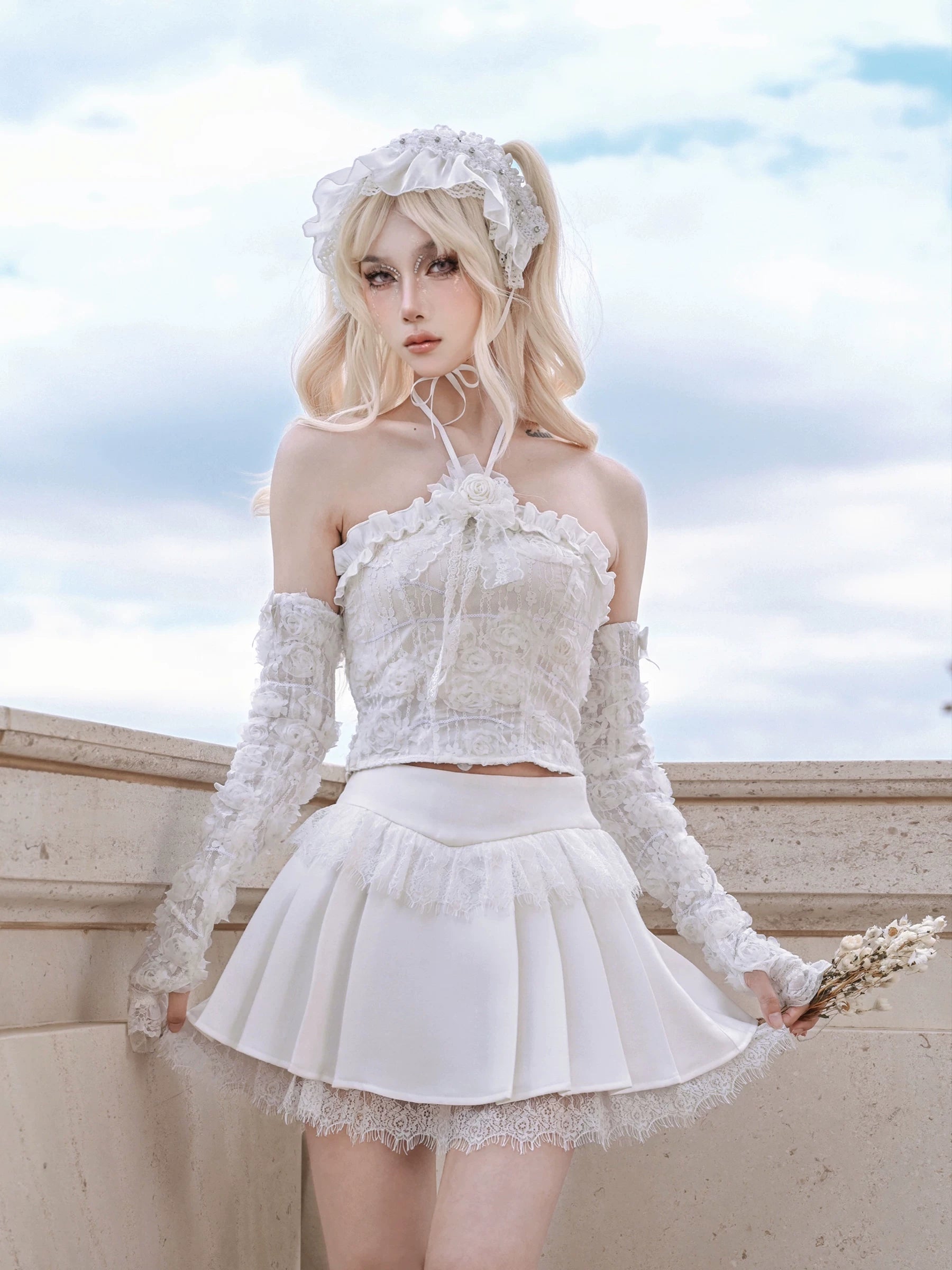 Lace Trim Cropped Pleated Skirt