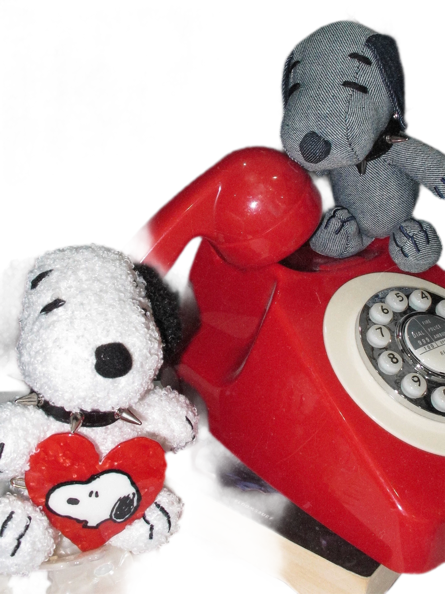 Studded Collar Snoopy Keychain
