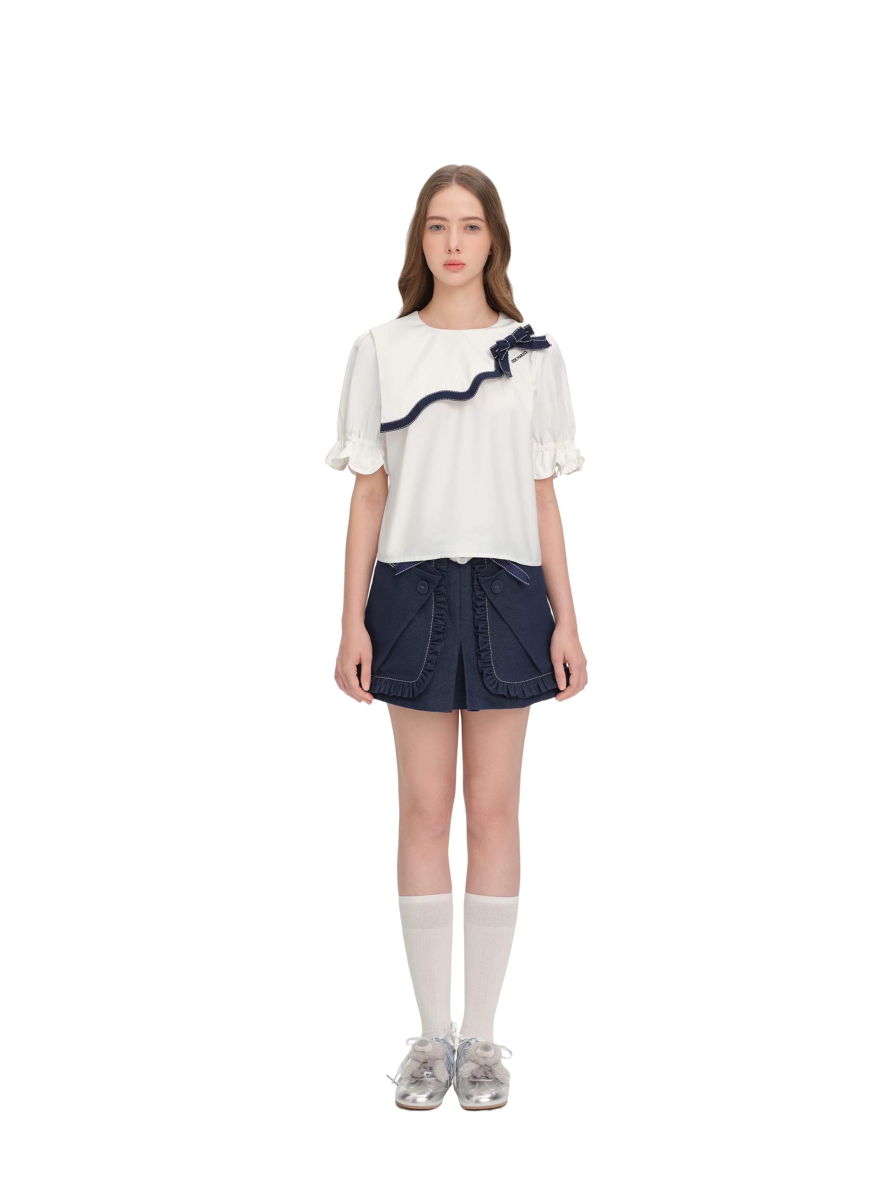 Short-sleeve shirt with 3D bow