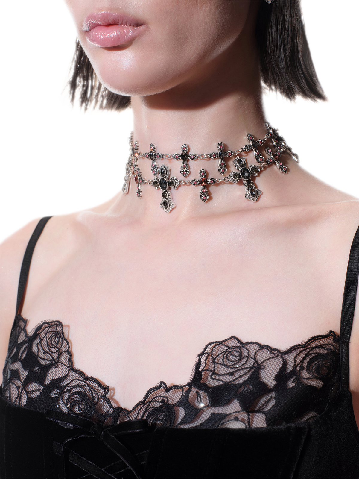 Collar con colgante de cruz de cristal