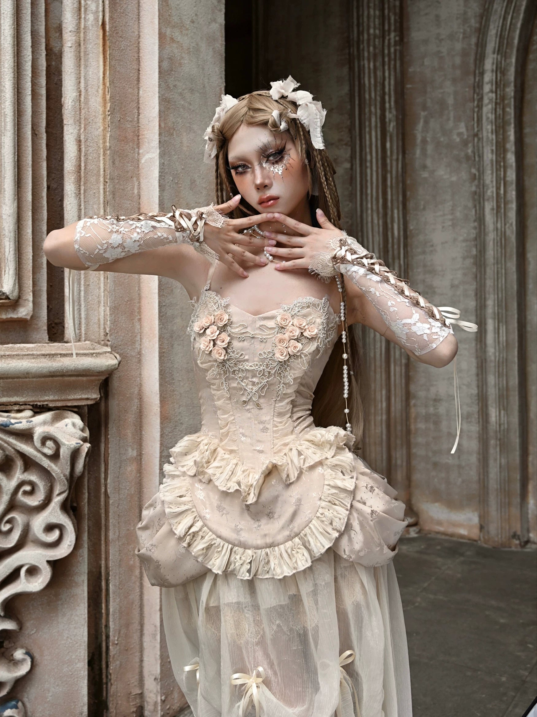 White-Gold Floral Lace Cuffs