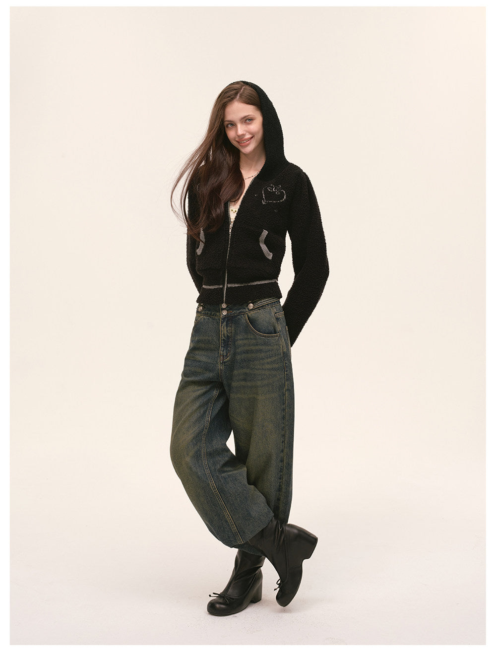 Veste en maille courte à cœur contrastant