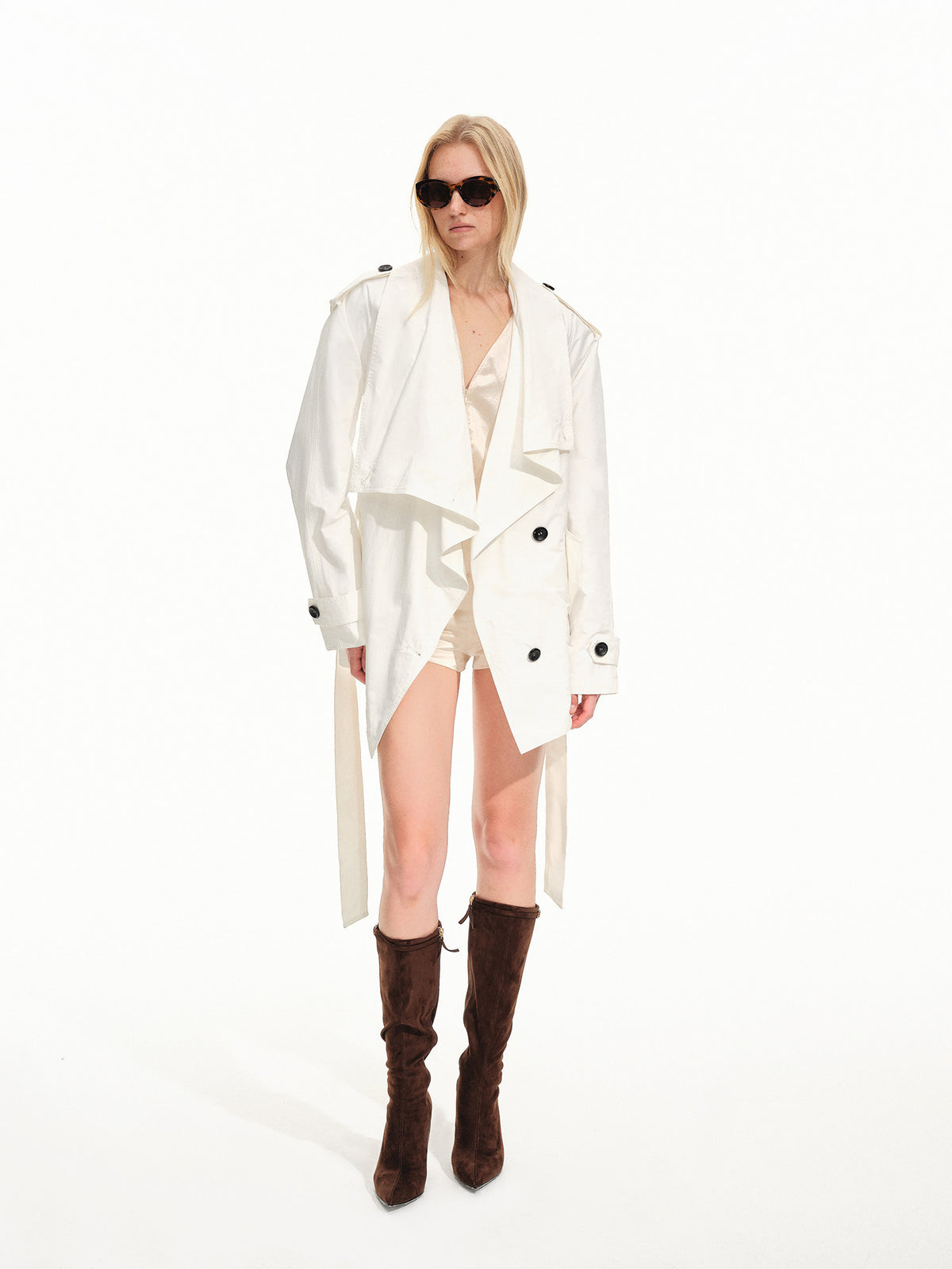 Plissierter zweireihiger Trenchcoat