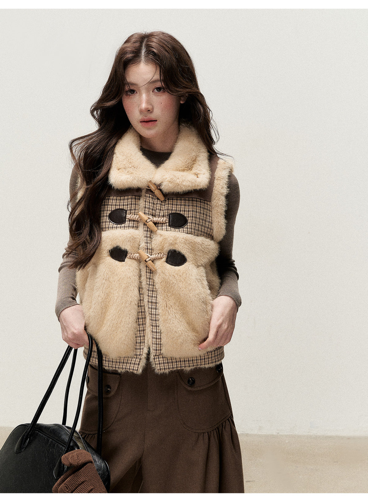 Gilet a quadri in peluche con alamari