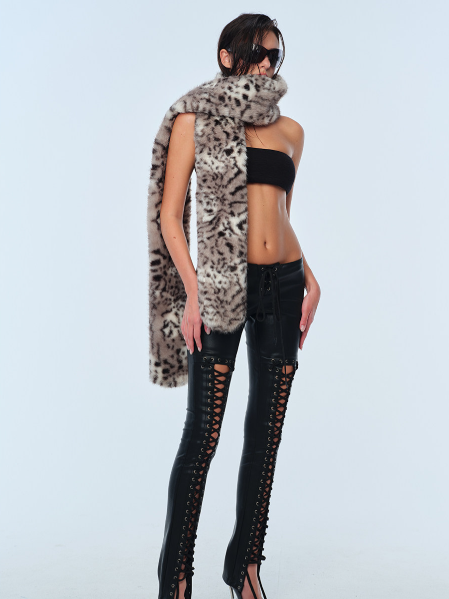 Bufanda de piel sintética con estampado de leopardo