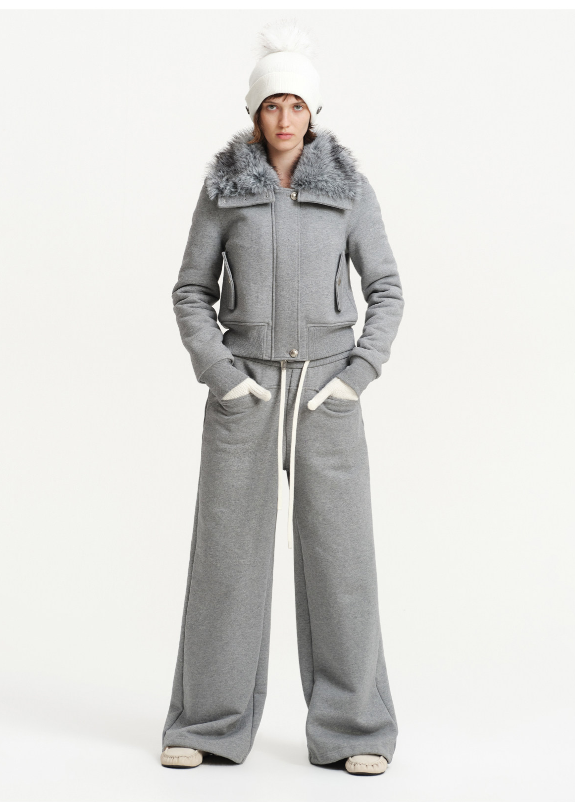 Conjunto de sudadera corta con cuello de pelo sintético