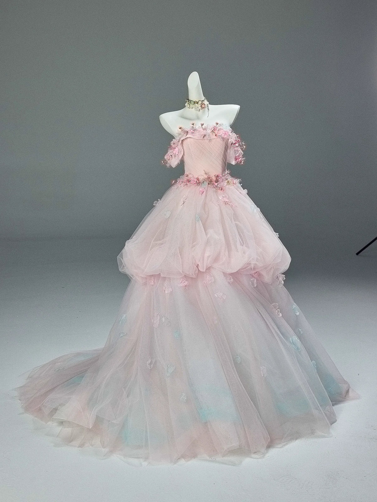 Abito da ballo principesco in tulle floreale