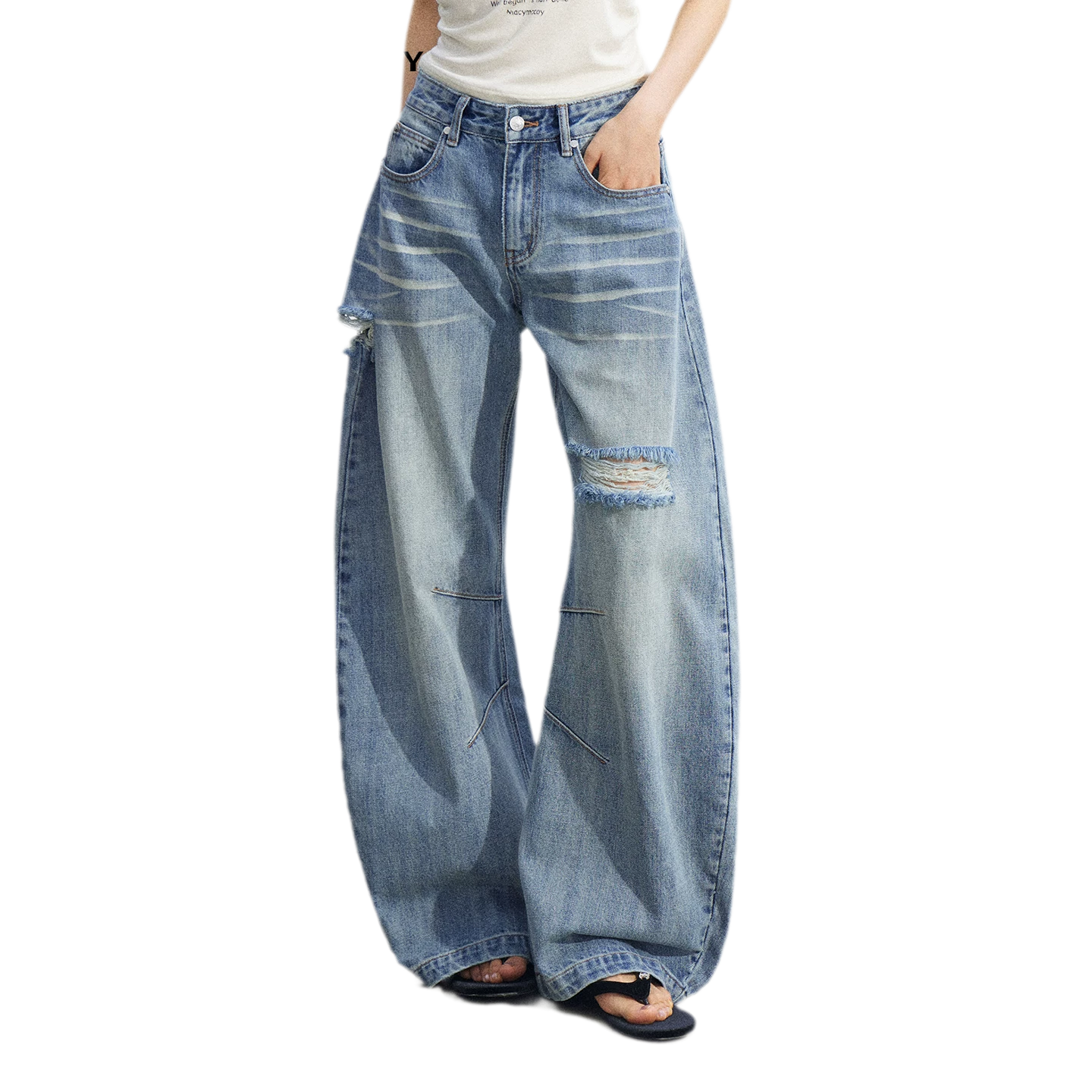Distressed Curved Jeans