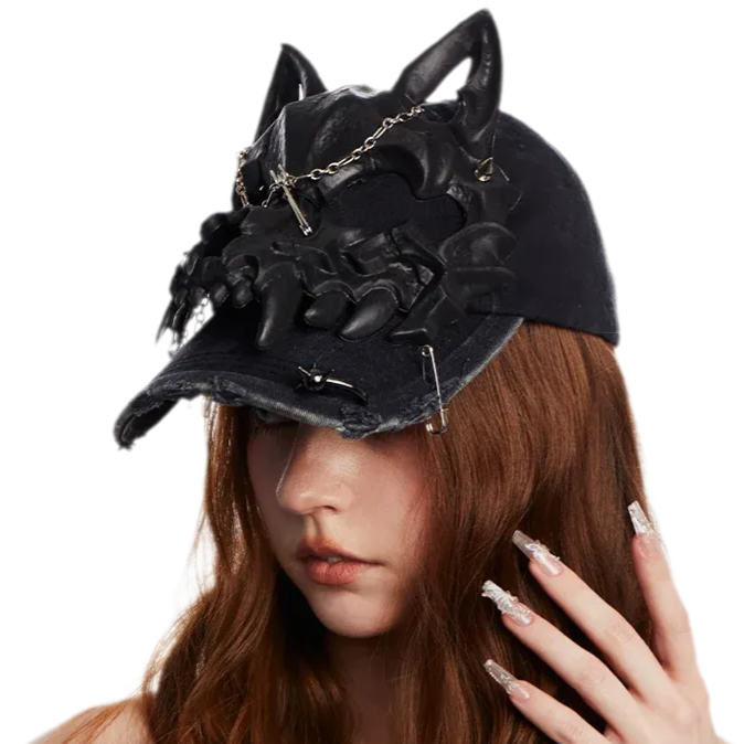 Gothic-Cap mit Nieten und Katzenohren