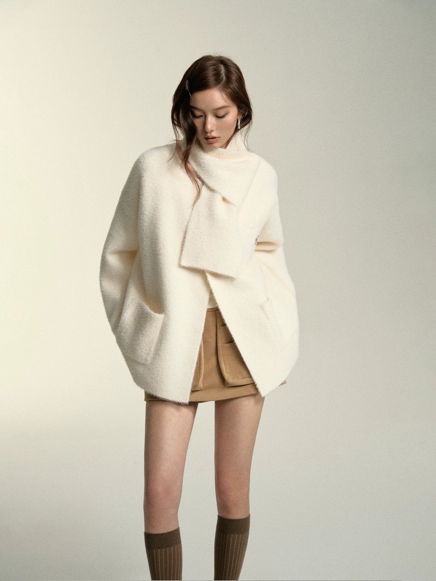 White sweater with fur collar on sale
