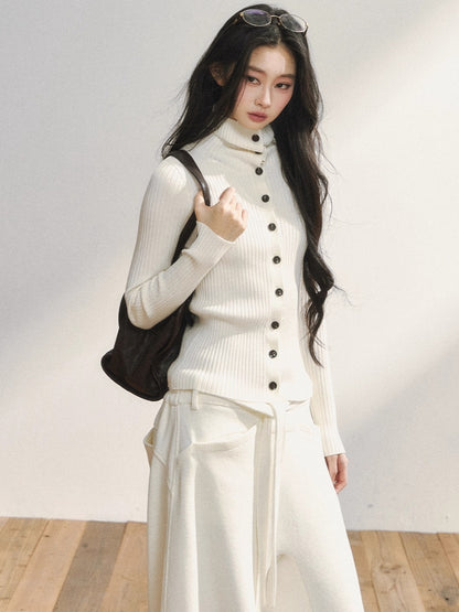 Vintage-Inspired White Buttoned Knit Cardigan