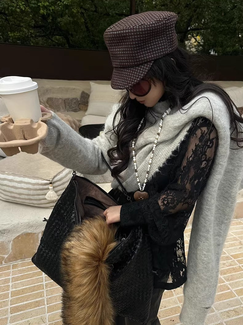 Lace-Detail Oversized Silhouette Shirt