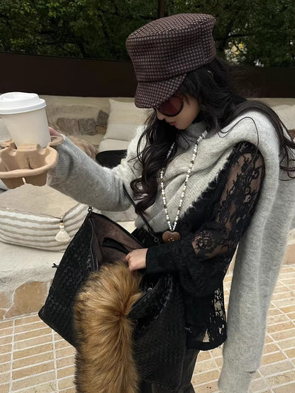 Lace-Detail Oversized Silhouette Shirt