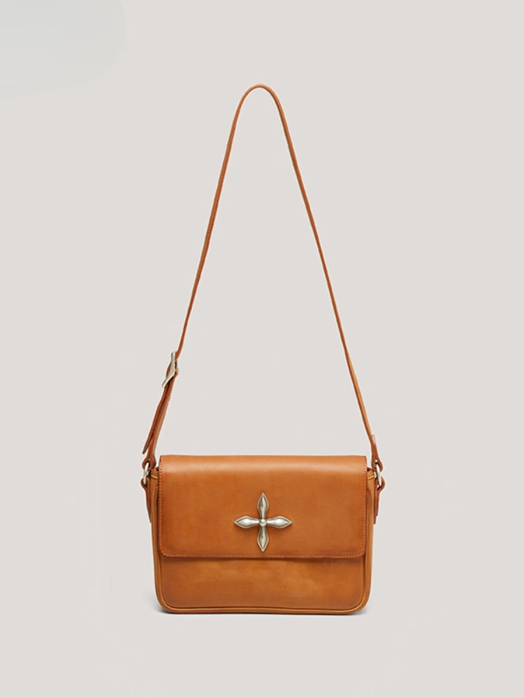 Compass Badge Patina Leather Shoulder Bag Medium Caramel Patina