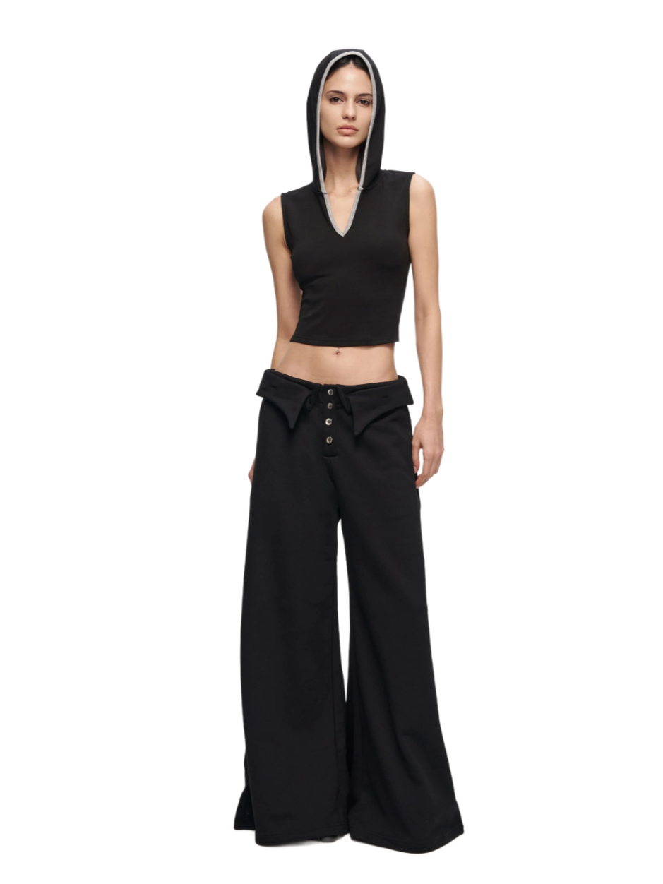 V-Cutout Hooded Sleeveless Trim Top In Black