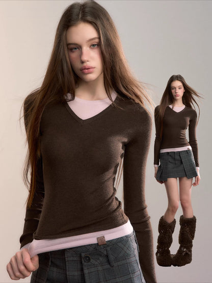 Contrast V-Neck Layered Knit Turtleneck