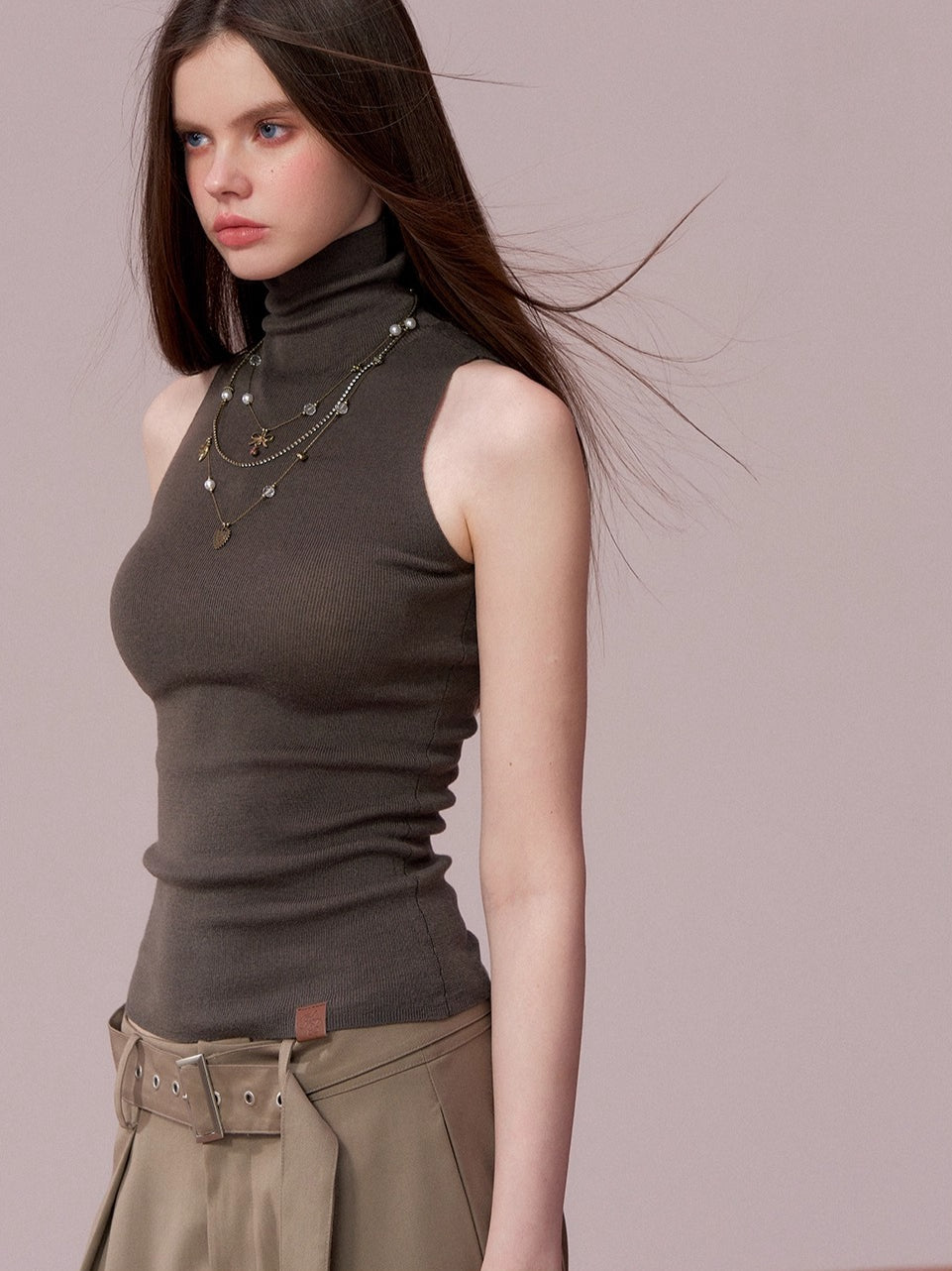 Sleeveless Silk-Blend Fitted Vest