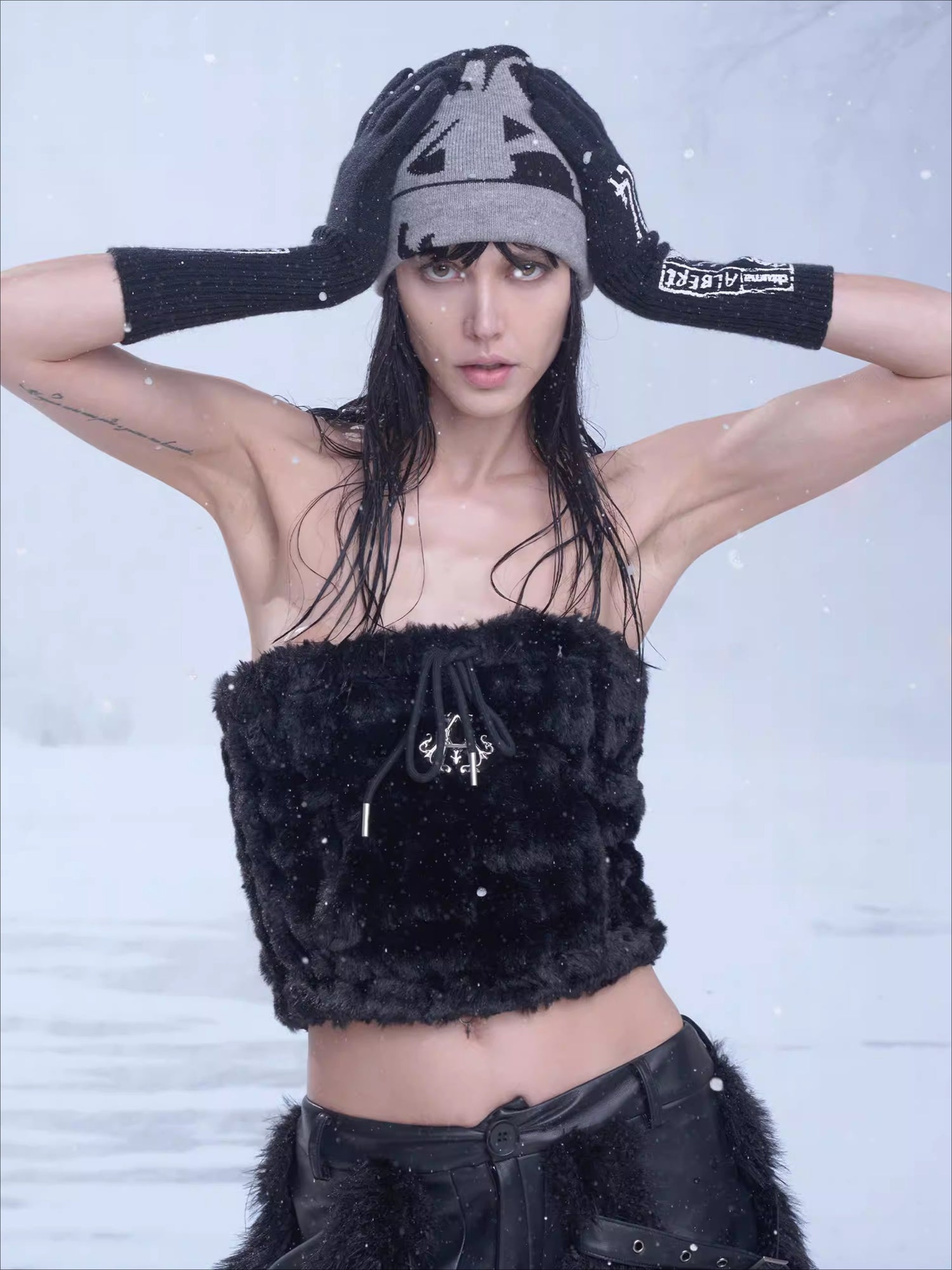 Printed Branded Knit Gloves