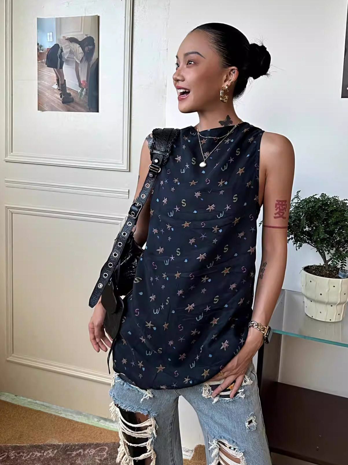 Relaxed Sleeveless Mid-Length Tank Top