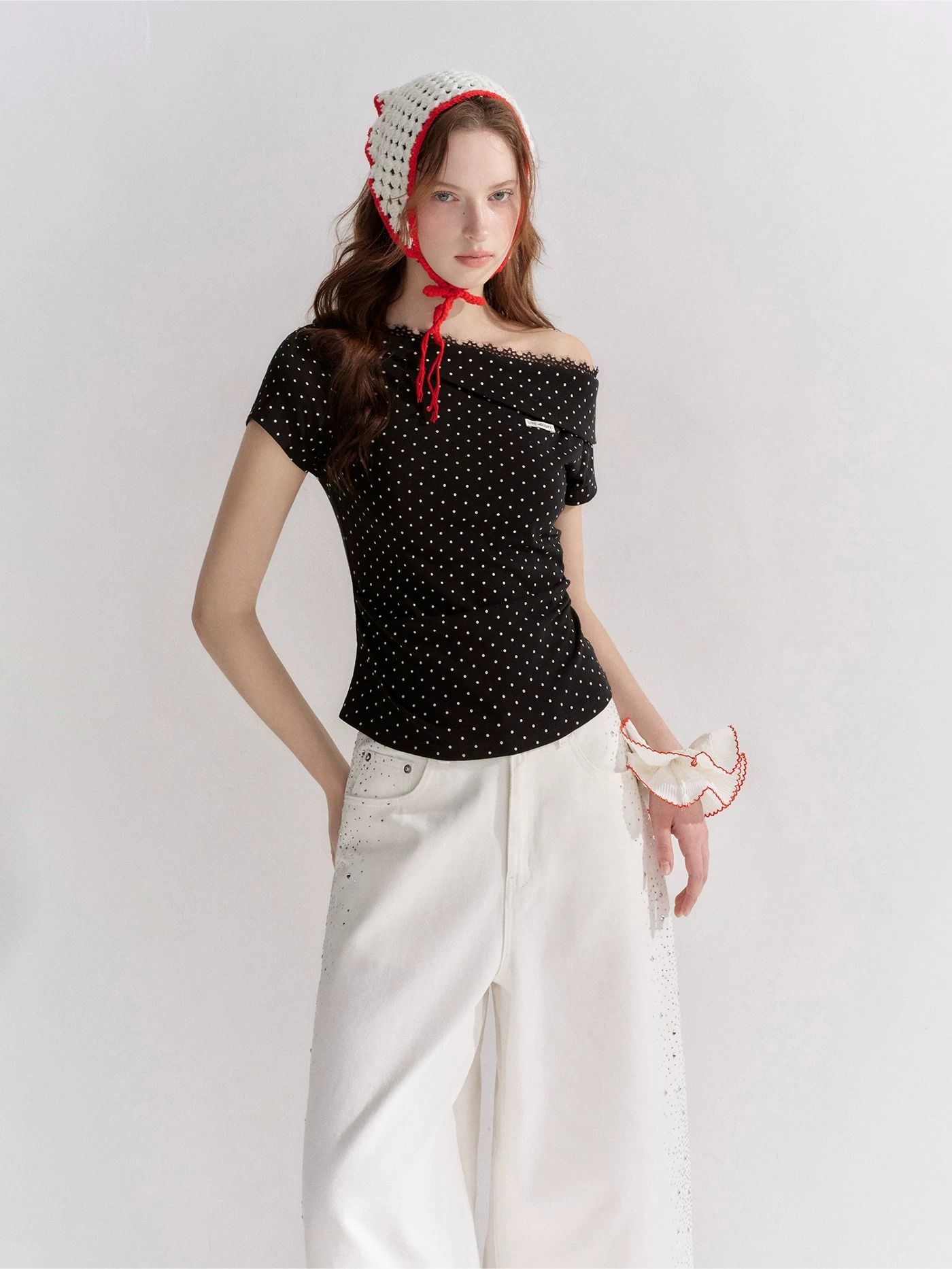 Asymmetric Off-Shoulder Polka Dot Lace Trim Fitted T-Shirt