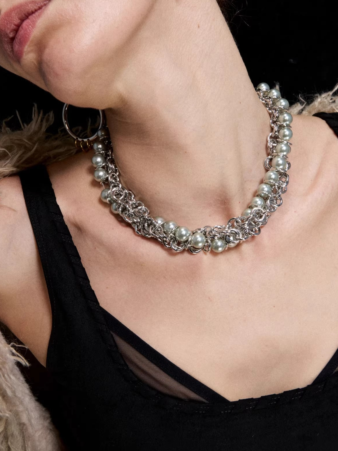 Minimalist Pearl Choker Necklace