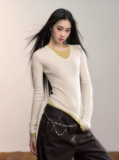 Contrast V-Neck Layered Knit Turtleneck