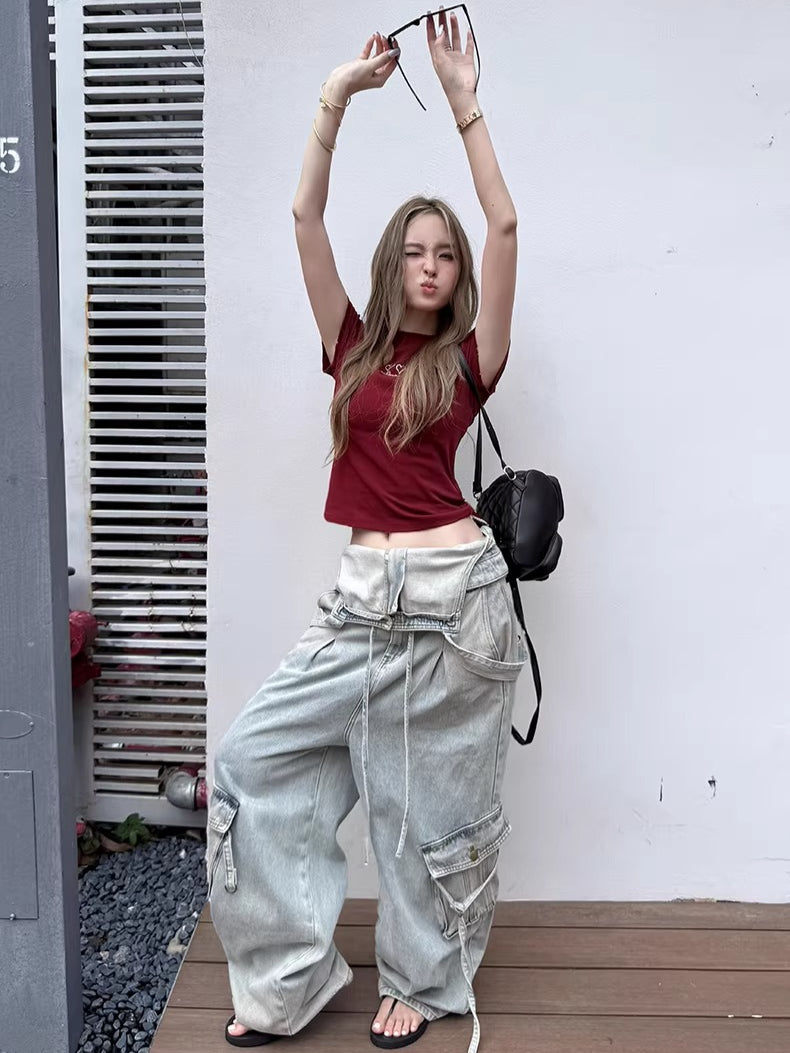 Lipstick Graffiti Cap-Sleeve Slim-Fit T-Shirt