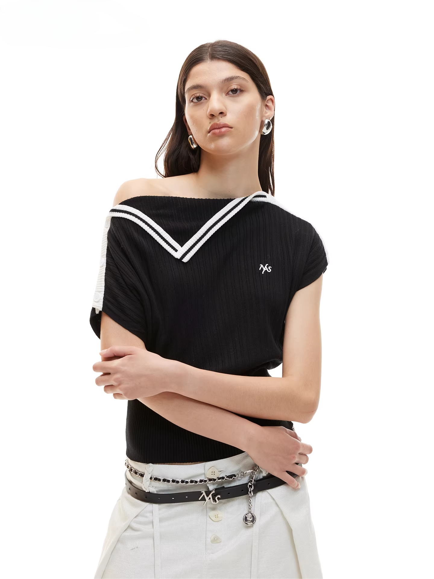 Asymmetric Off-Shoulder Contrast Trim Cinched Tee