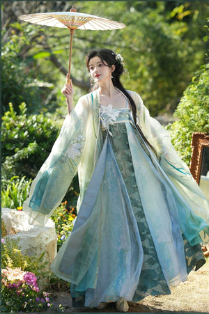 3-piece Hanfu Set (Outer big sleeve shirt + inner big sleeve shirt +mamian Skirt & accessories) / XS