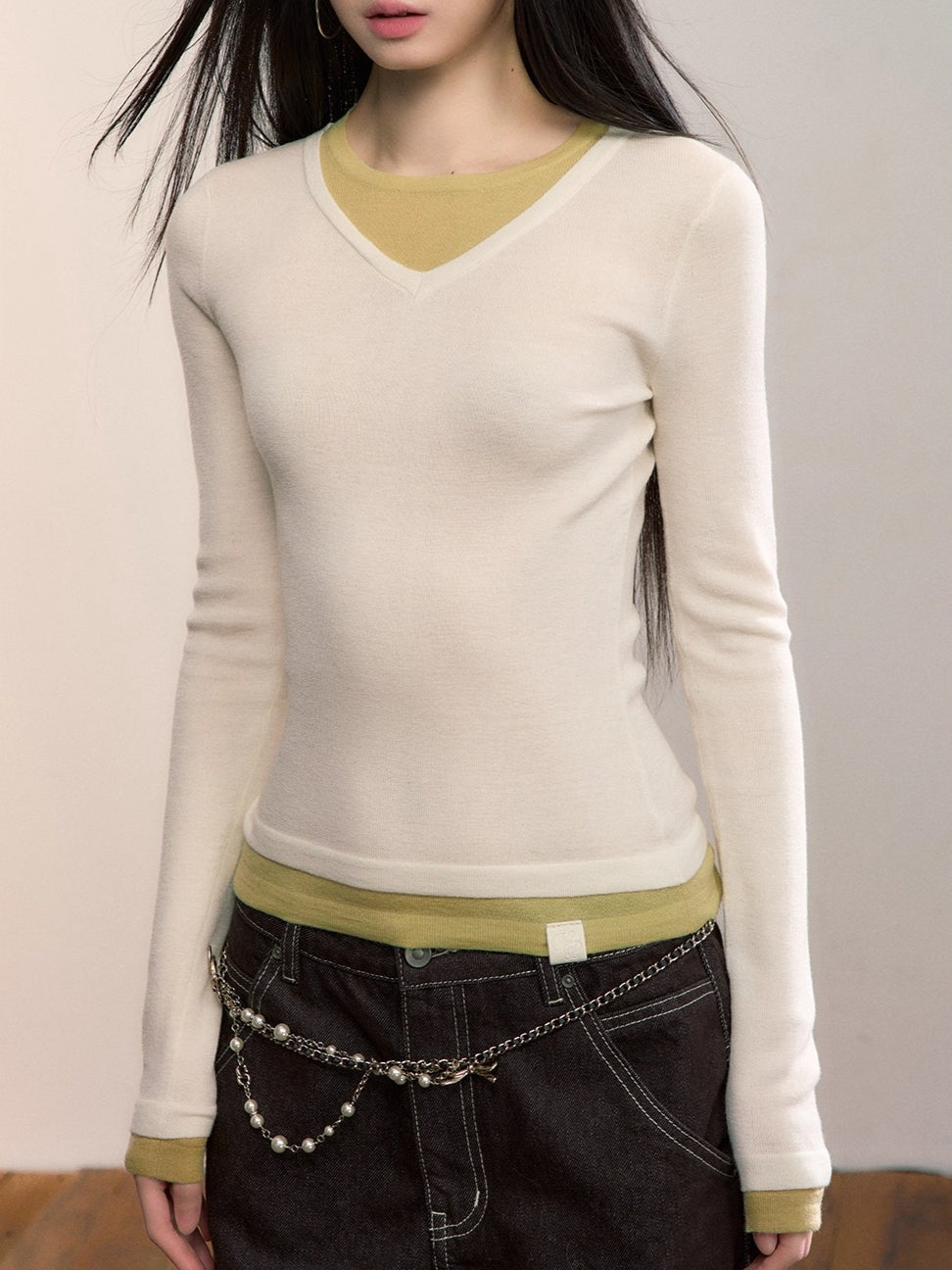 Contrast V-Neck Layered Knit Turtleneck