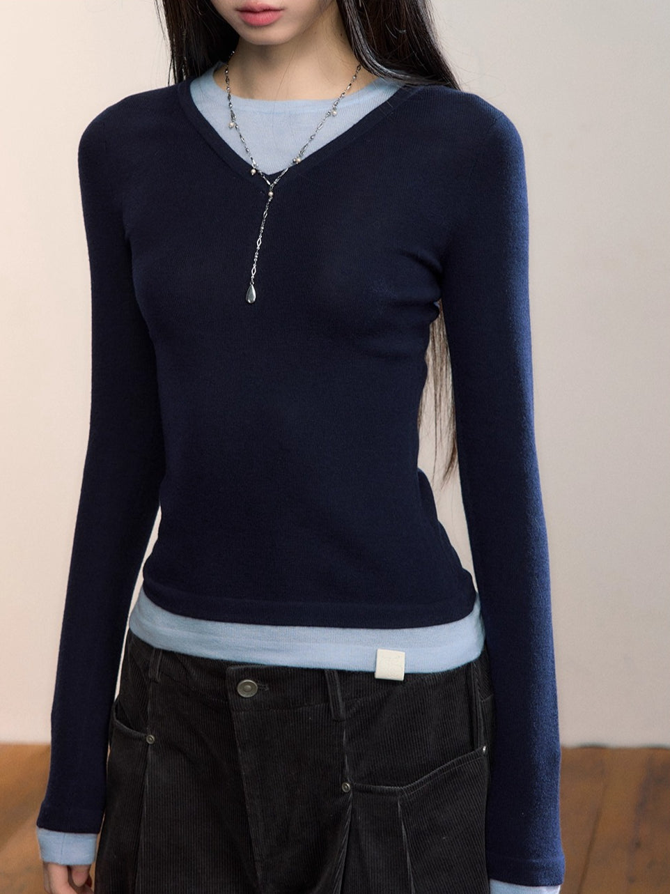 Contrast V-Neck Layered Knit Turtleneck